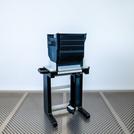 Manual single wafer presenter (WHS-P4) 200 mm (8&rdquo;)